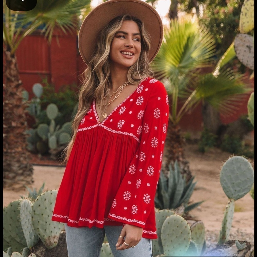 Fate red and white boho tunic top size S